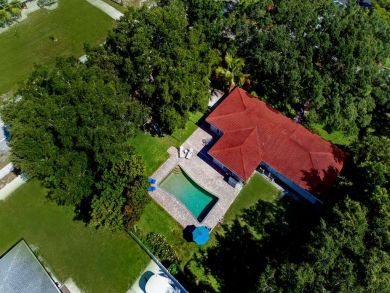 Charming Four Bedroom Bradenton Pool Home Charming Four Bedroom Bradenton Pool Home